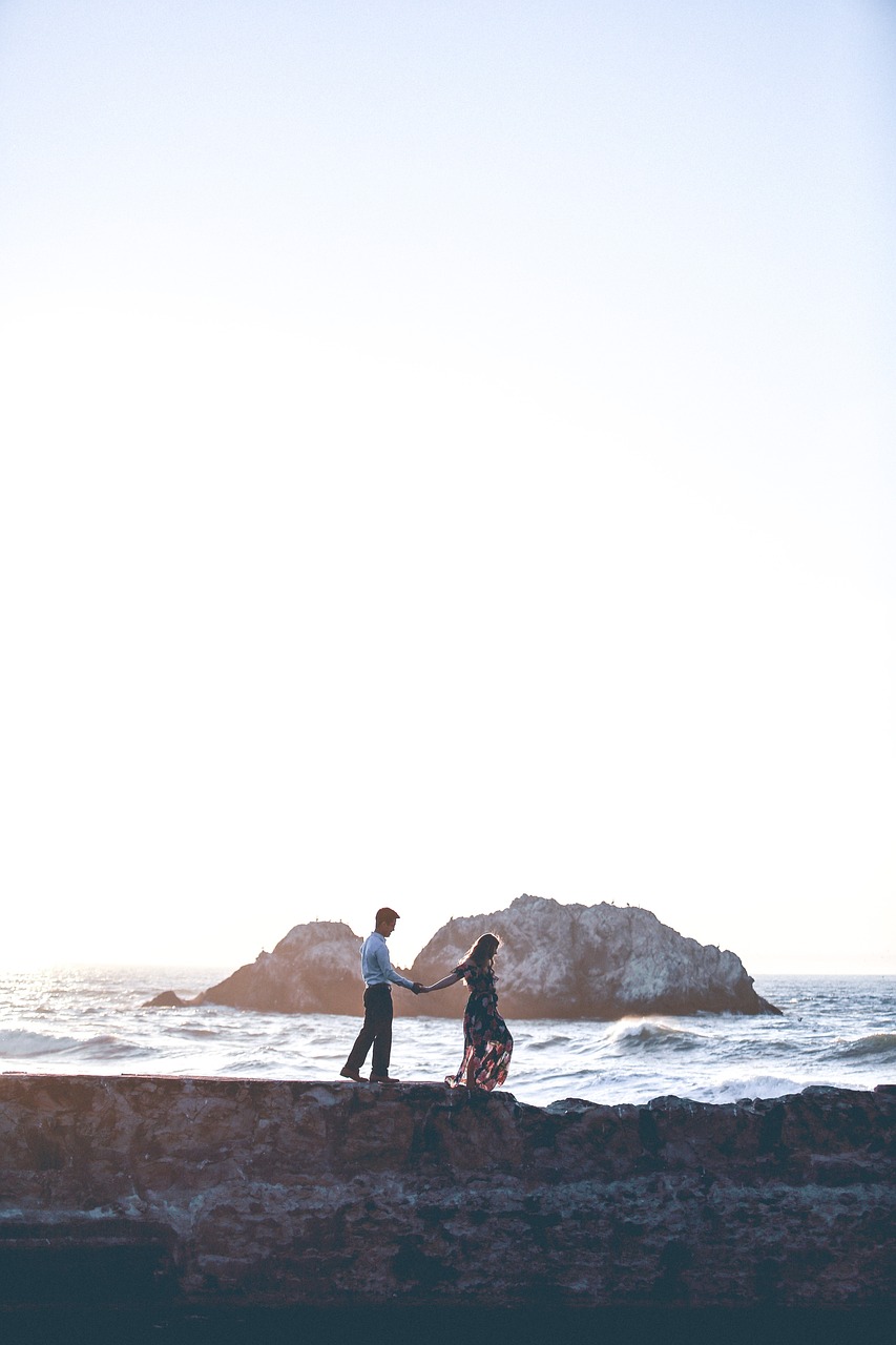 Oregon coast elopement couple photograph